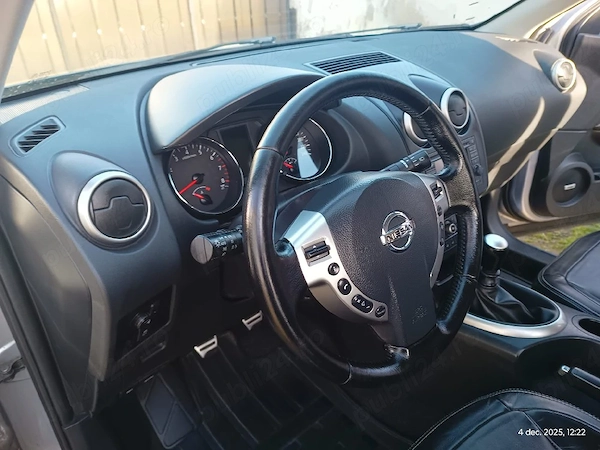 NISSAN Qashqai 2014