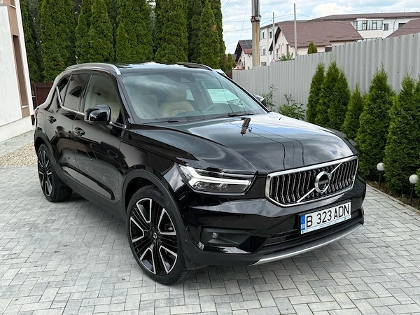 VOLVO XC40 2021
