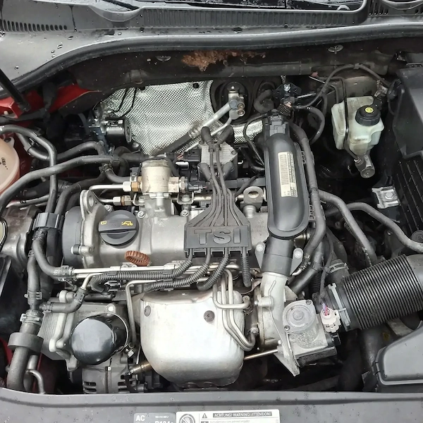 VOLKSWAGEN Golf 2011 — imagine 8