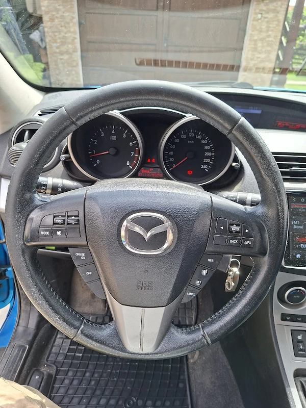 MAZDA 3 2010 — imagine 3