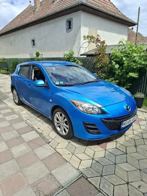 MAZDA 3 2010