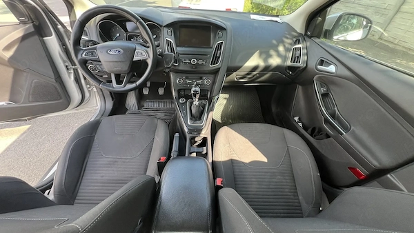 FORD Focus 2015 — imagine 9