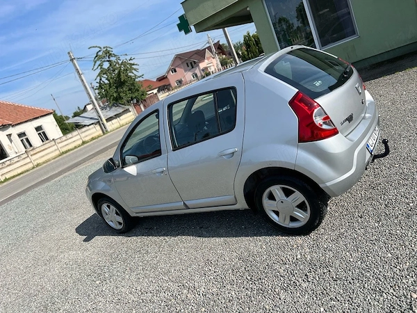 DACIA Sandero 2011