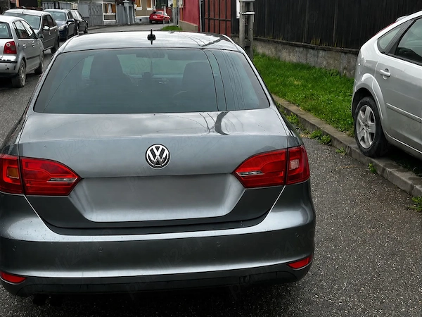 VOLKSWAGEN Jetta 2011 — imagine 2