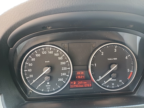 BMW 3 Series 2010 — imagine 6