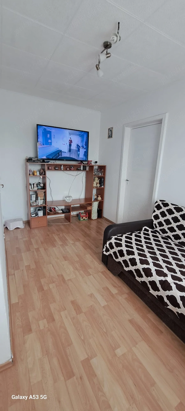 Apartament 3 camere de vânzare Strada Crizantemelor, Rahova — fotografia 3