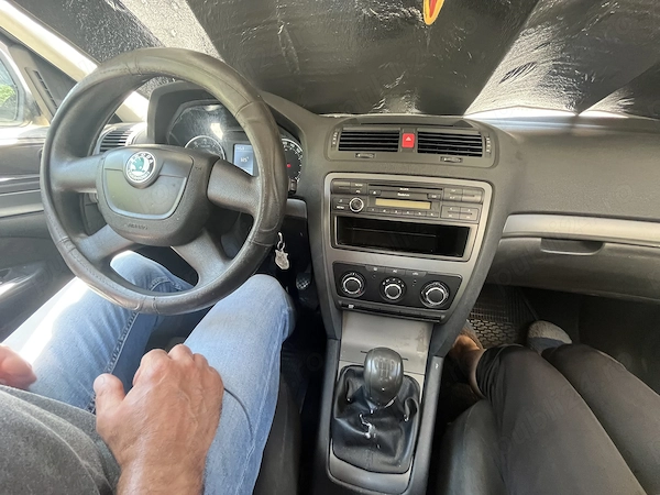 SKODA Octavia 2011 — imagine 5