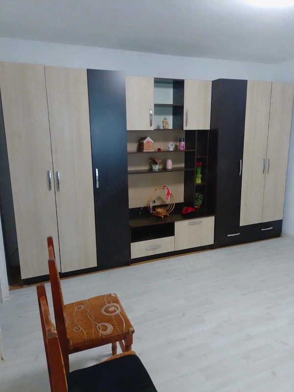 Inchiriez apartament 2 camere in Pascani deal,zona ultracentrala,str Stefan cel Mare (zona BCR) — fotografia 3