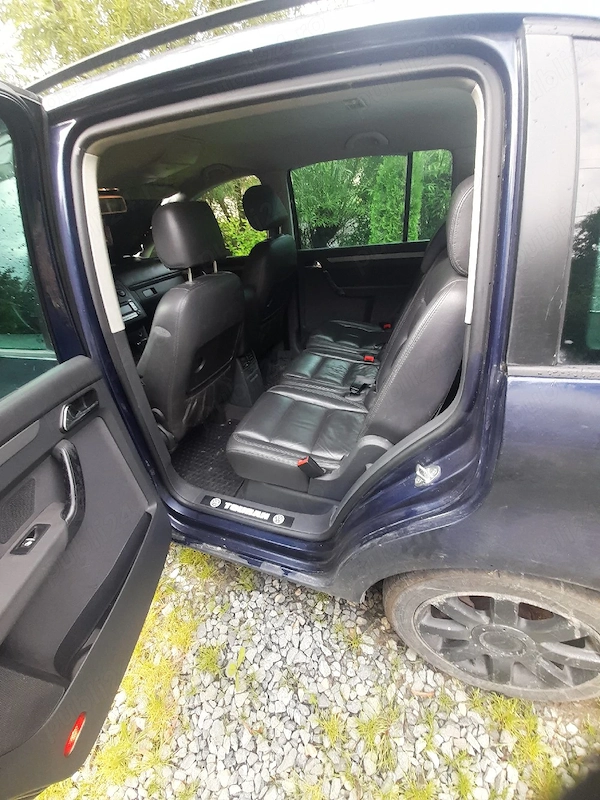 VOLKSWAGEN Touran 2005