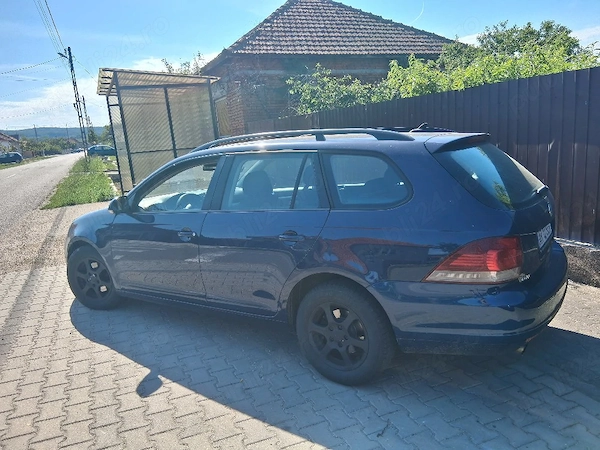 VOLKSWAGEN Golf 2010