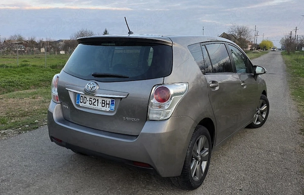 TOYOTA Verso 2015 — imagine 3