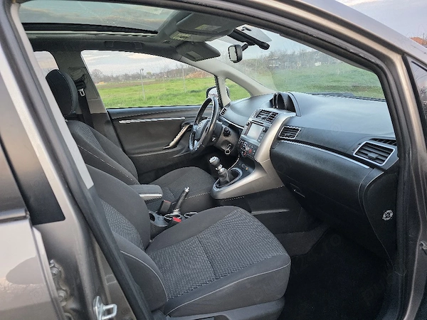 TOYOTA Verso 2015 — imagine 7