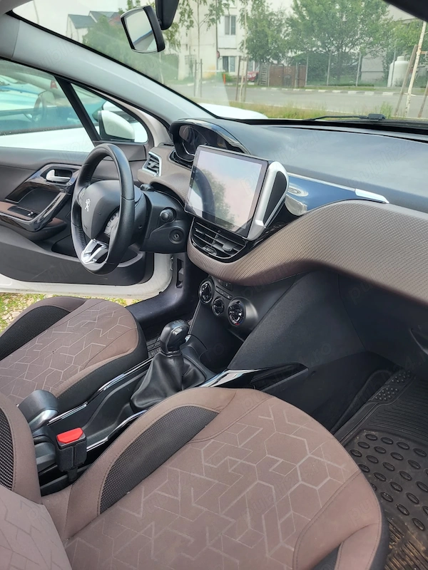 PEUGEOT 2008 2013 — imagine 2