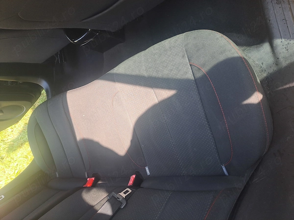 SEAT Leon 2011 — imagine 3