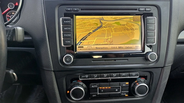 VOLKSWAGEN Golf 2010 — imagine 6