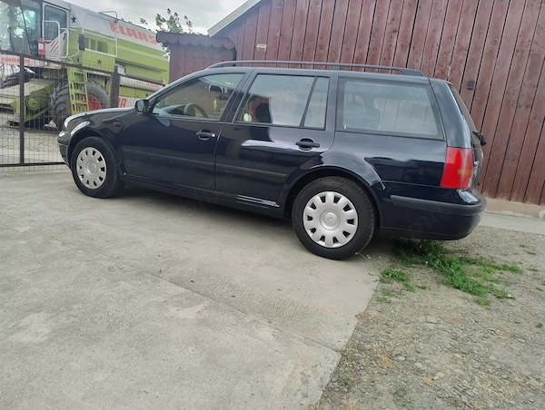 VOLKSWAGEN Golf 2004