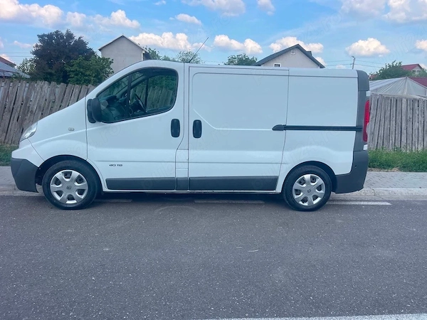 RENAULT Trafic 2011 — imagine 3