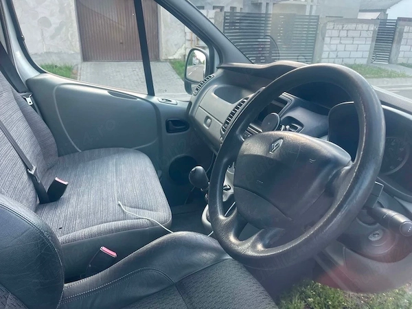 RENAULT Trafic 2011 — imagine 2