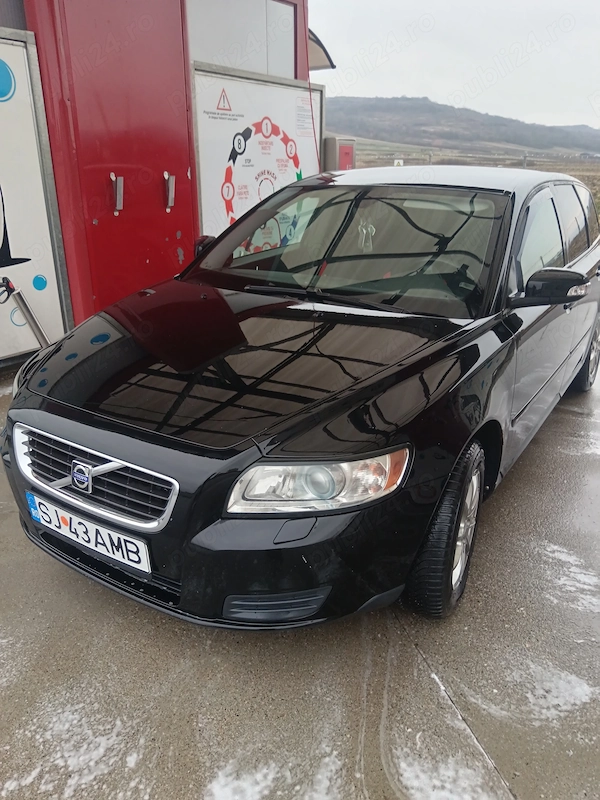 VOLVO V50