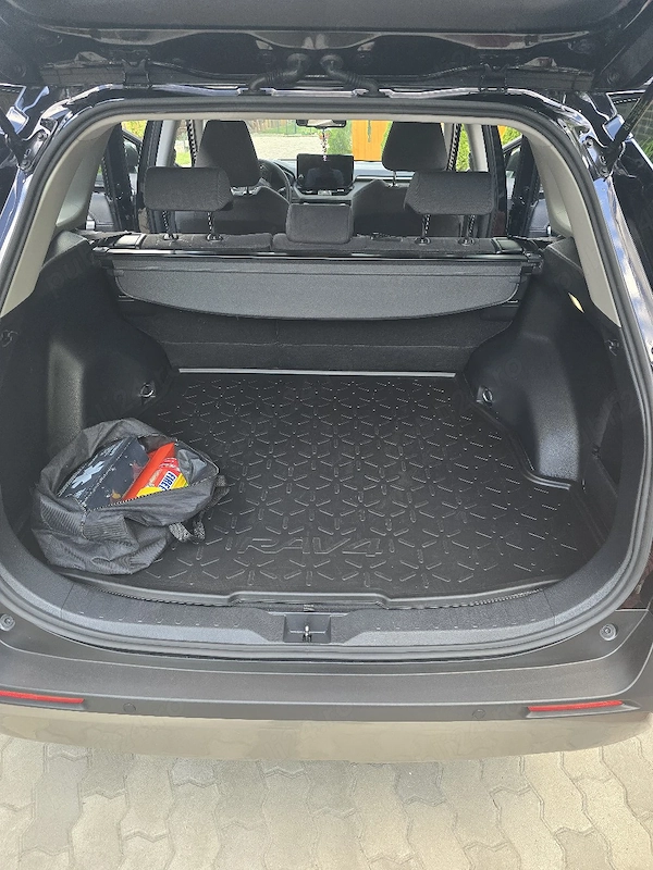 TOYOTA RAV4 2025 — imagine 6