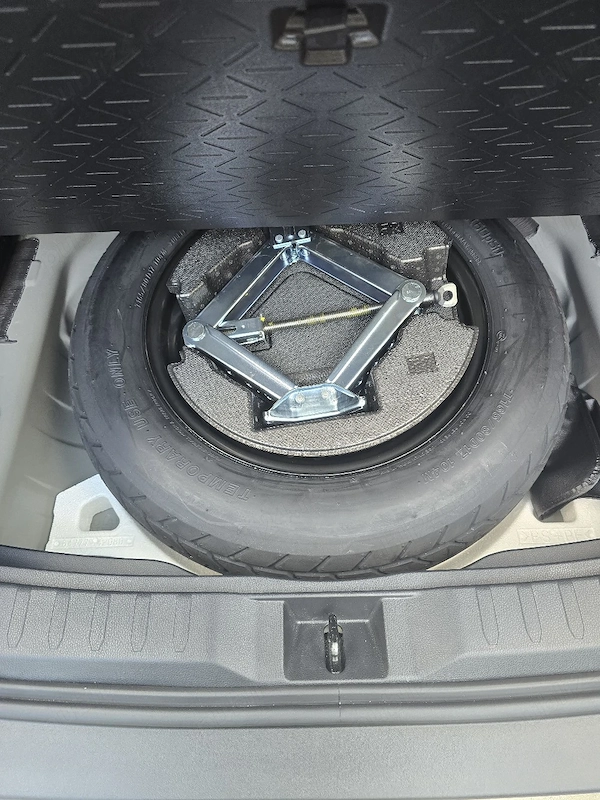 TOYOTA RAV4 2025 — imagine 10
