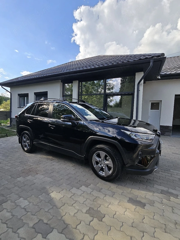 TOYOTA RAV4 2025 — imagine 8