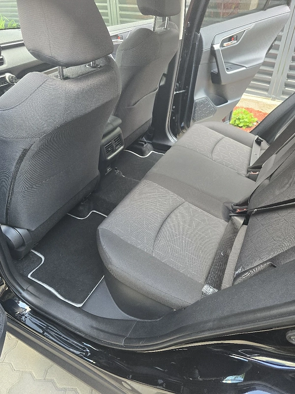TOYOTA RAV4 2025 — imagine 9