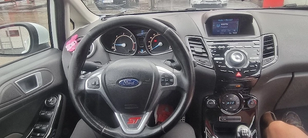 FORD Fiesta 2013 — imagine 2
