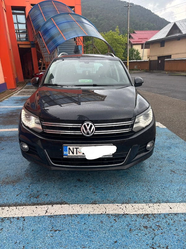 VOLKSWAGEN Tiguan 2012