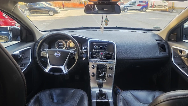 VOLVO XC60 2011 — imagine 3