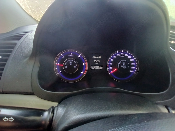 HYUNDAI i40 2013 — imagine 9