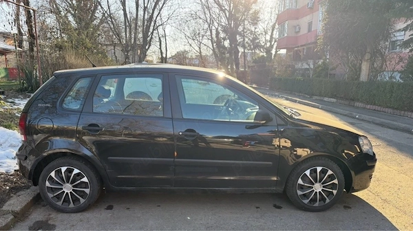 VOLKSWAGEN Polo