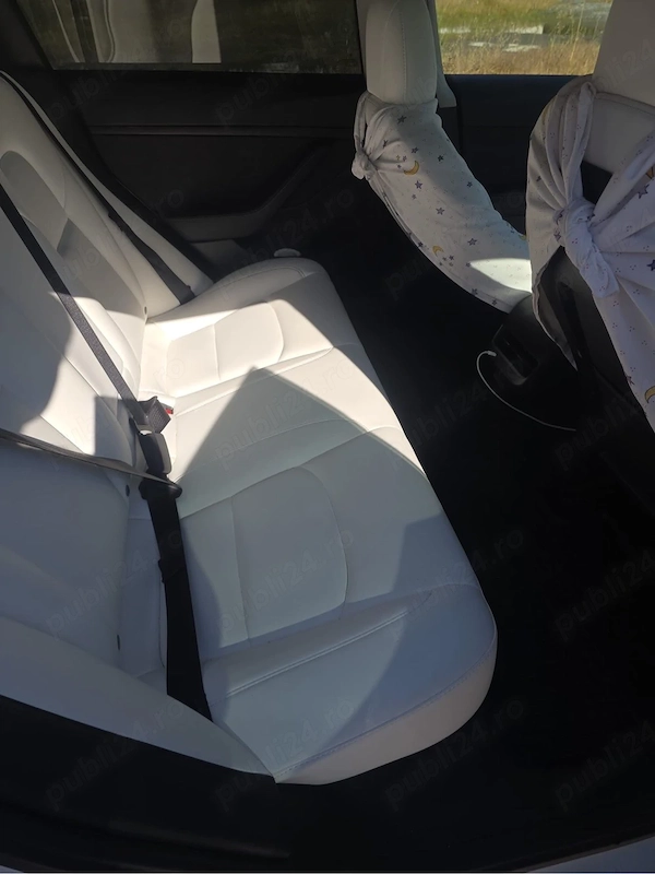 TESLA Model 3 2021 — imagine 3