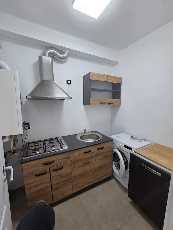 Apartament modern situat central de inchiriere — fotografia 3