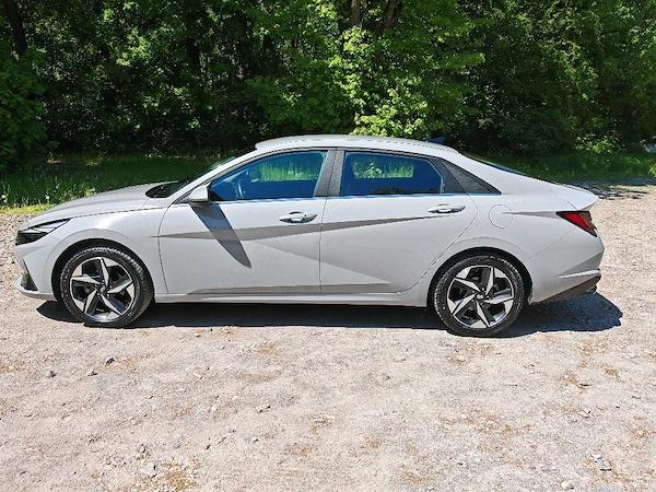 HYUNDAI Elantra 2022 — imagine 4