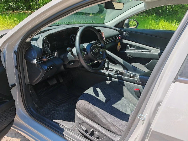 HYUNDAI Elantra 2022 — imagine 3