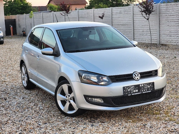 VOLKSWAGEN Polo