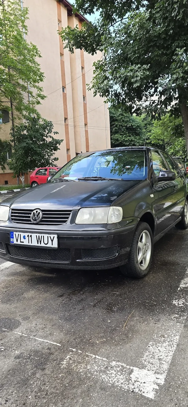VOLKSWAGEN Polo 2000