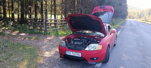 HYUNDAI Coupe