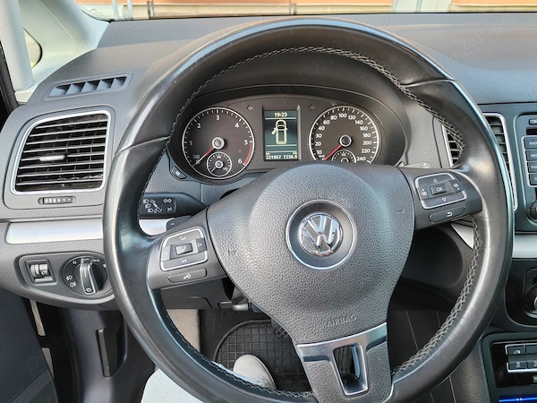 VOLKSWAGEN Sharan 2012 — imagine 7