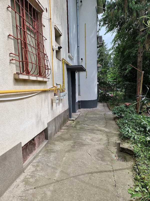 Studio + Curte 41 mp | Parter | Zona Bălcescu | Investiție — fotografia 3