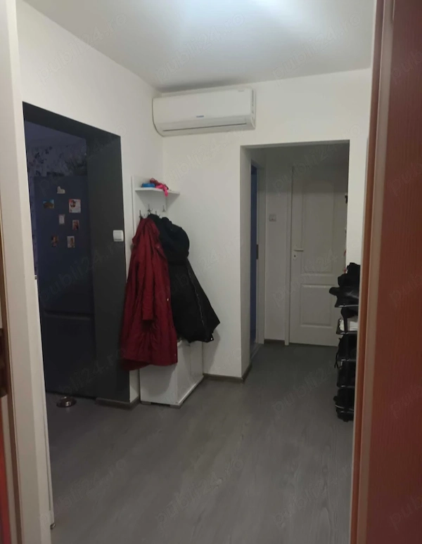 Apartament 3 camere de vânzare — fotografia 3