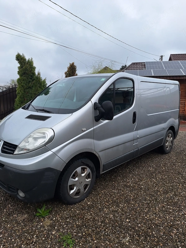 RENAULT Trafic 2012 — imagine 2