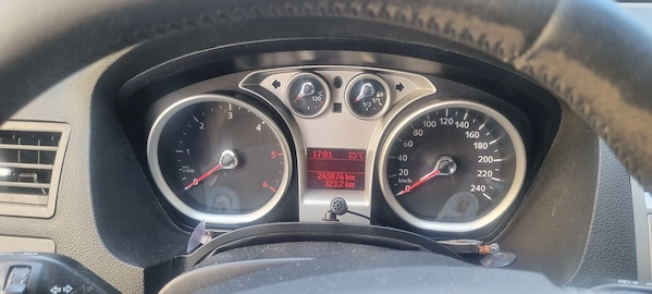 FORD Kuga 2011 — imagine 2