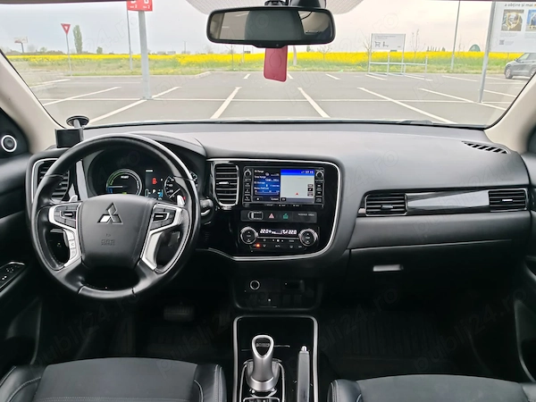 MITSUBISHI Outlander 2016 — imagine 9