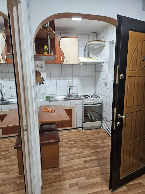 Apartament cu 2 camere de vanzare Razboieni — fotografia 3