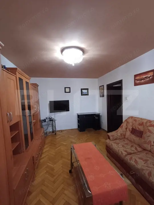 Apartament cu 3 camere, 75 mp, zona Complexul Studențesc — fotografia 1