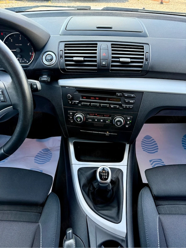 BMW 1 Series 2009 — imagine 12