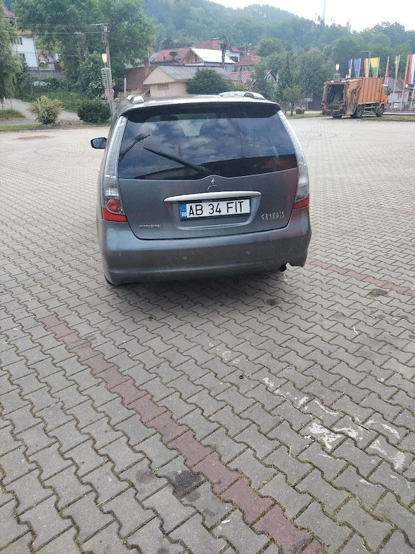 MITSUBISHI Grandis 2008 — imagine 5