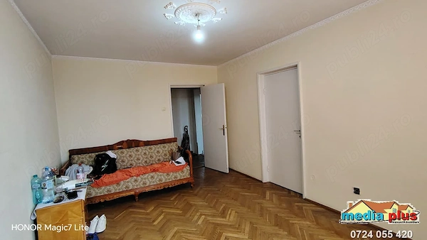 Apartament 3 camere decomandat, vedere bilaterală Țiglina II — fotografia 3